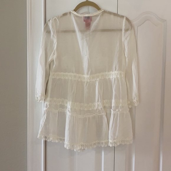 Pretty Embroidered blouse - Picture 3 of 3